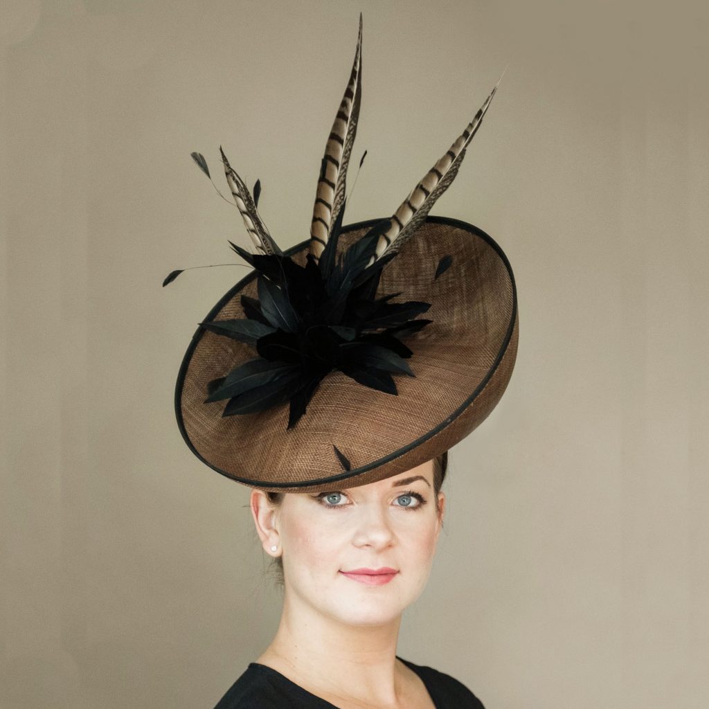 Country Chic hat with feathers